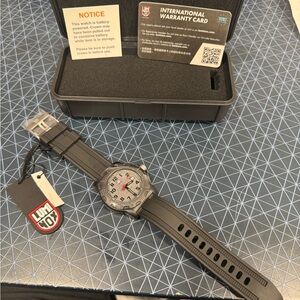 Luminox Navy Seal XL.8882.F Gray Dial Carbonox Swiss Quartz 200M Men's Watch